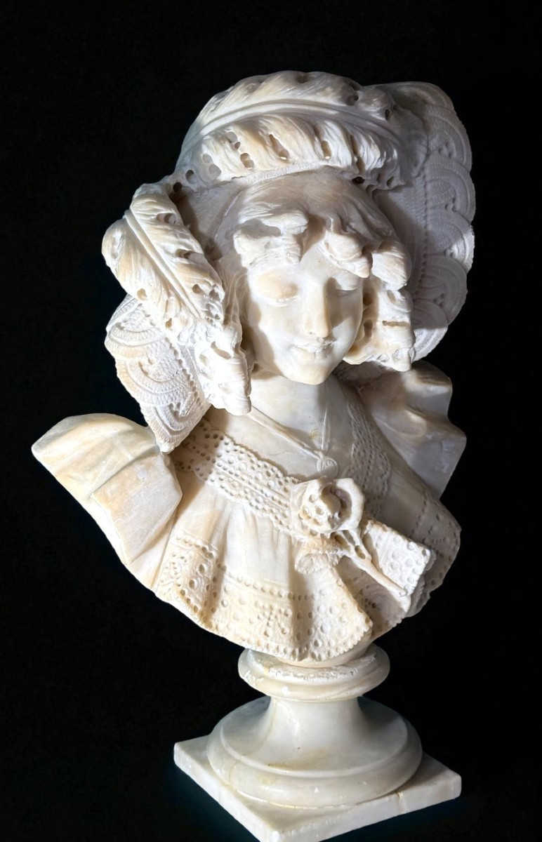 Busto raffigurante una giovane fanciulla con fiori e grande cappello, Marmo 