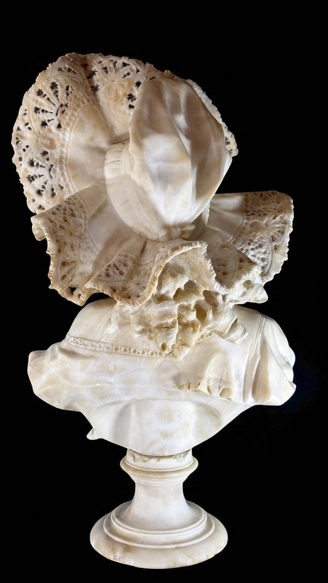Busto fanciulla con Cappello di Pizzo, Marmo Bianco statuario di Carrara -photo-2