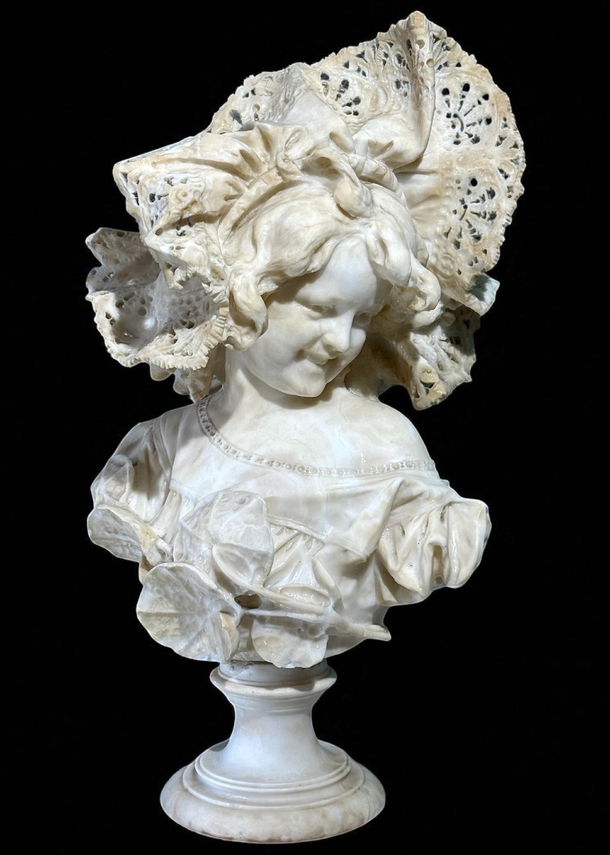 Busto fanciulla con Cappello di Pizzo, Marmo Bianco statuario di Carrara 