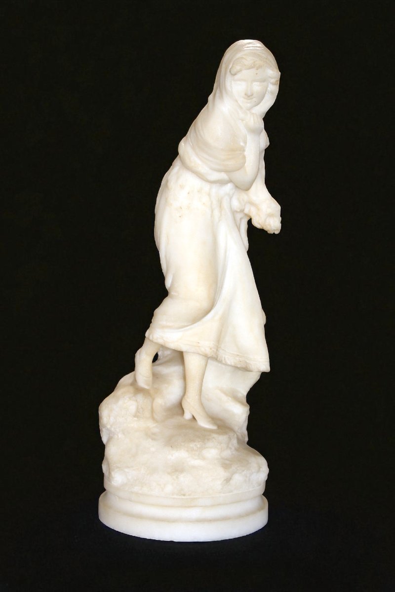 Statua giovane fanciulla sorridente,  Marmo Carrara -photo-4