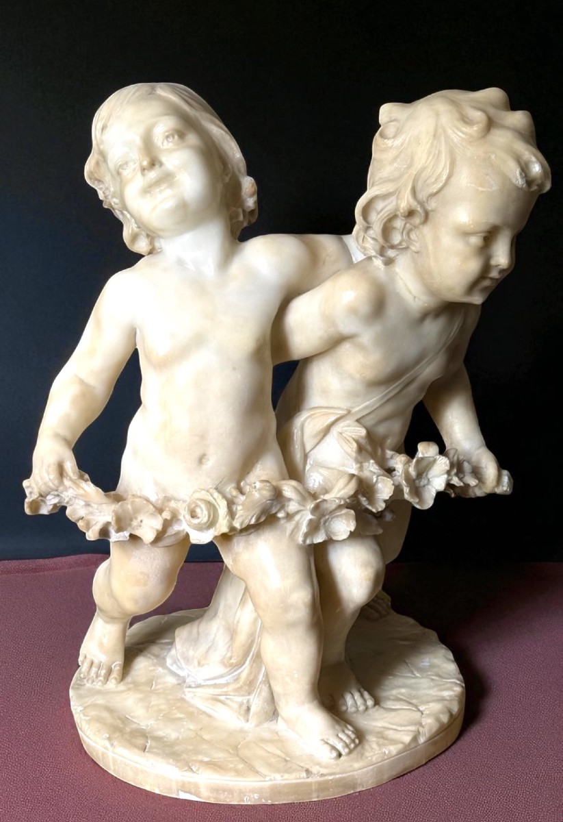 Statua Putti  che reggono una Ghirlanda di fiori, Auguste Moreau (1834-1917), Marmo Carrara 