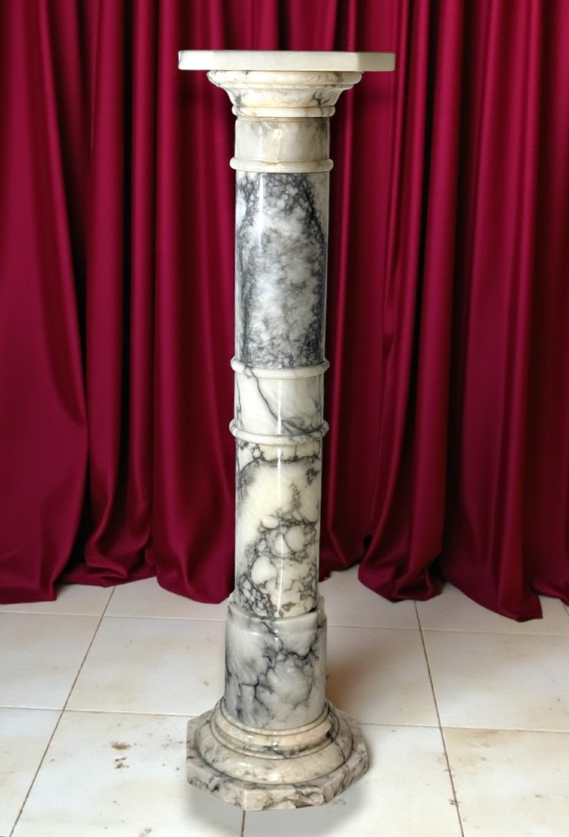 Colonna in Marmo Arabescato 