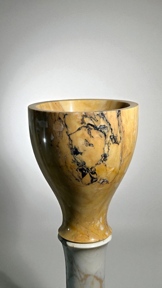 Colonna di Design in Marmo Calacatta Oro e Marmo Giallo Siena con venature Grigie e Nere -photo-6