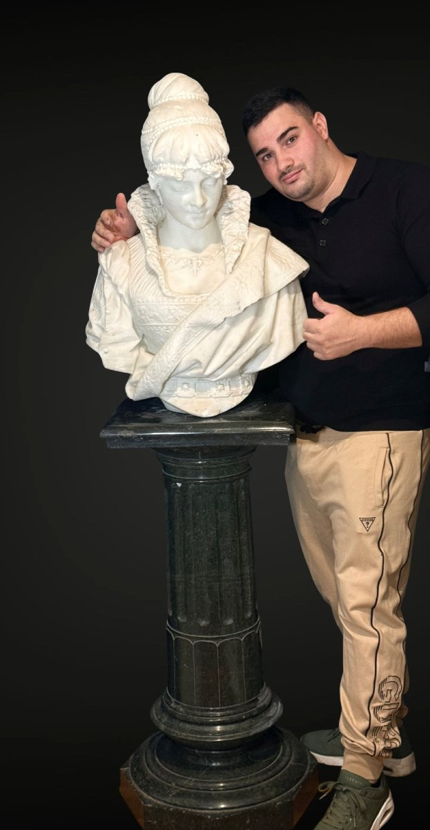 Busto a Grandezza Naturale elegante dama rinascimentale avvolta in tessuti pregiati, Marmo -photo-2
