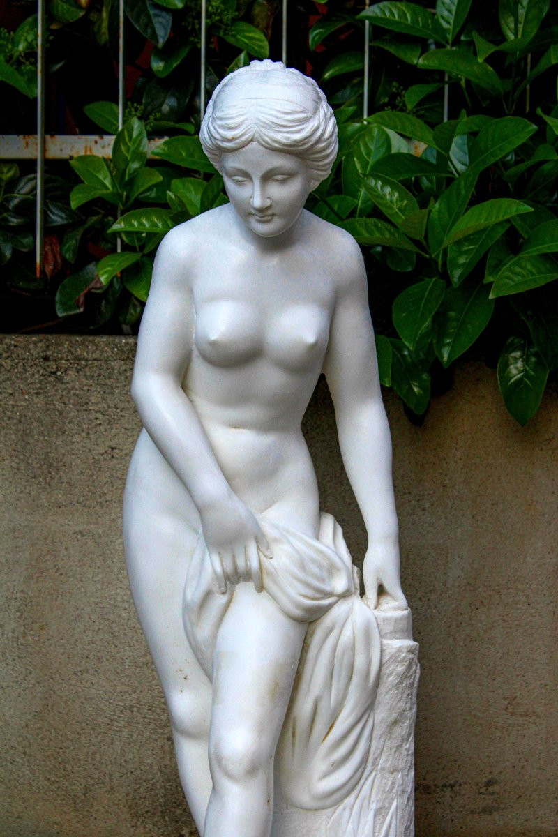 Statua raffigurante una Bagnante Nuda in Marmo bianco di Carrara -photo-4