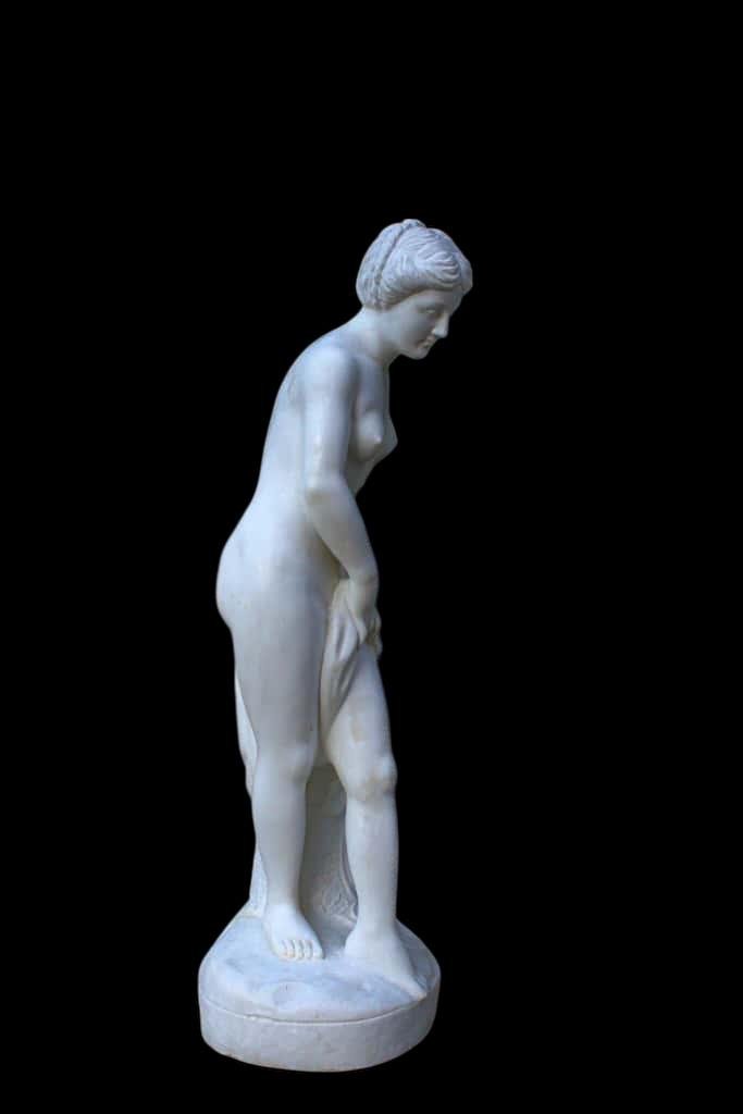 Statua raffigurante una Bagnante Nuda in Marmo bianco di Carrara -photo-4