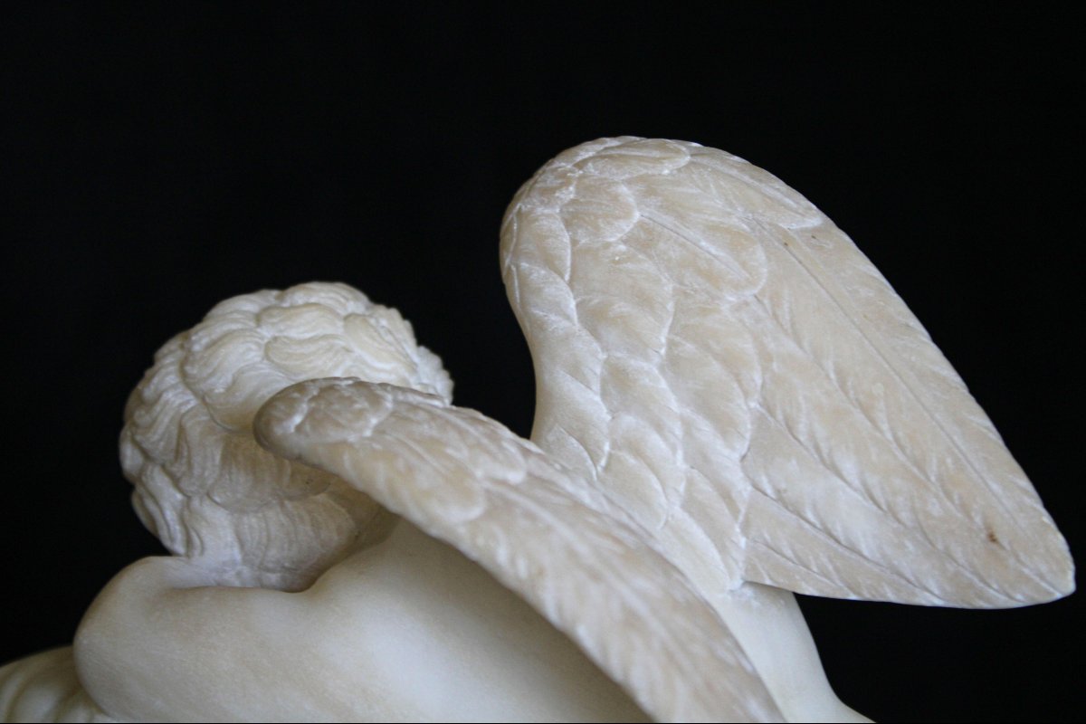 Orologio francese in alabastro con scultura raffigurante un angioletto-photo-4