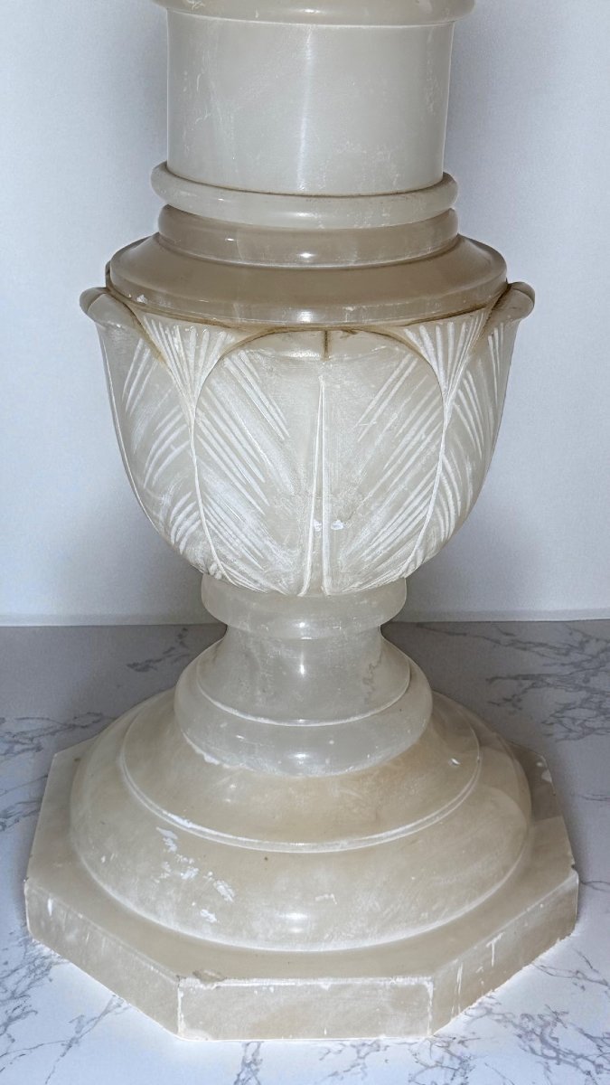 Colonna in Marmo Bianco -photo-1