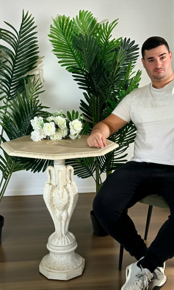 Tavolo ottagonale decorato con foglie e cigni, in Marmo Bianco Statuario di Carrara,  Parigi-photo-2