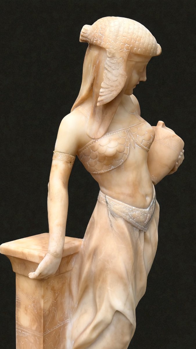 Statua raffigurante una Dama Egizia con una brocca in mano,vicino a una fontana, Marmo -photo-2