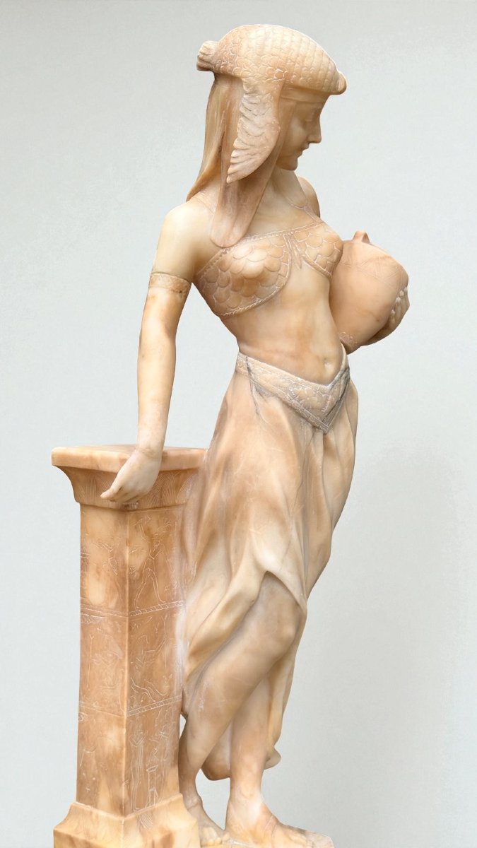 Statua raffigurante una Dama Egizia con una brocca in mano,vicino a una fontana, Marmo -photo-3