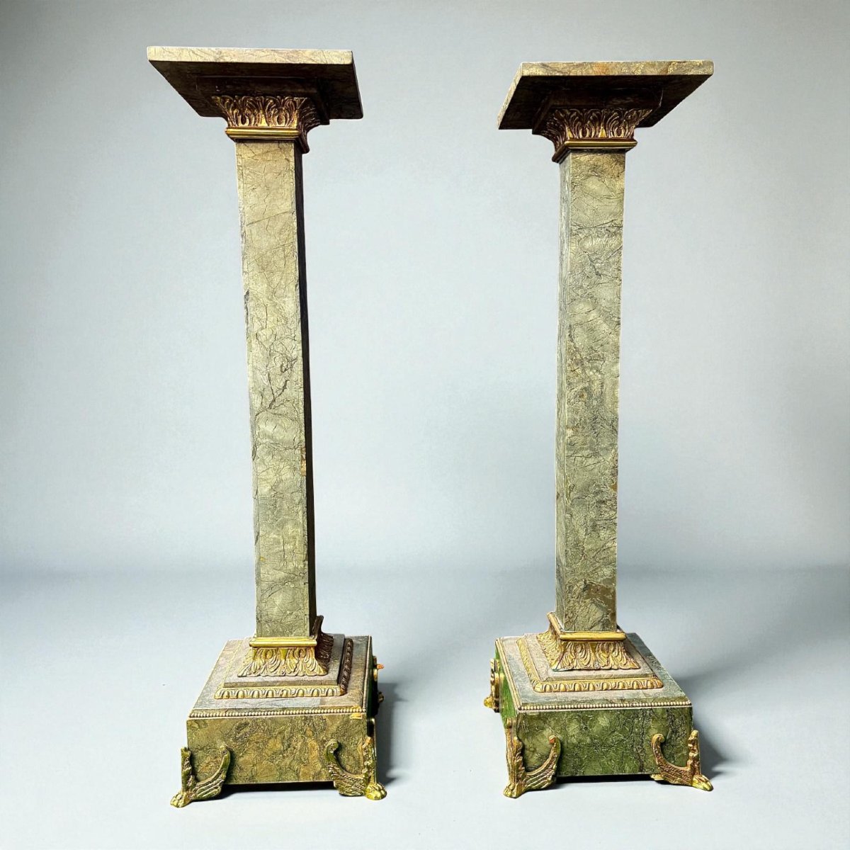 Coppia di Colonne/Capitelli in Marmo Verde Alpi,  con Bronzo dorato-photo-6