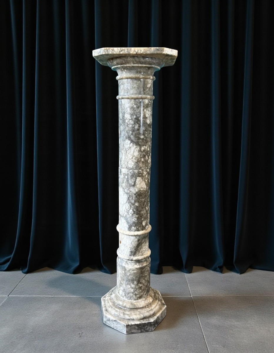Colonna in Marmo Arabescato 