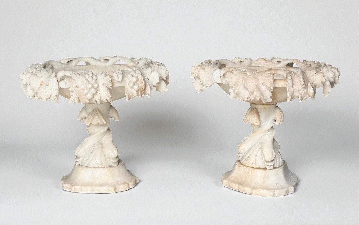 Coppia di Vasi scolpiti in Marmo 