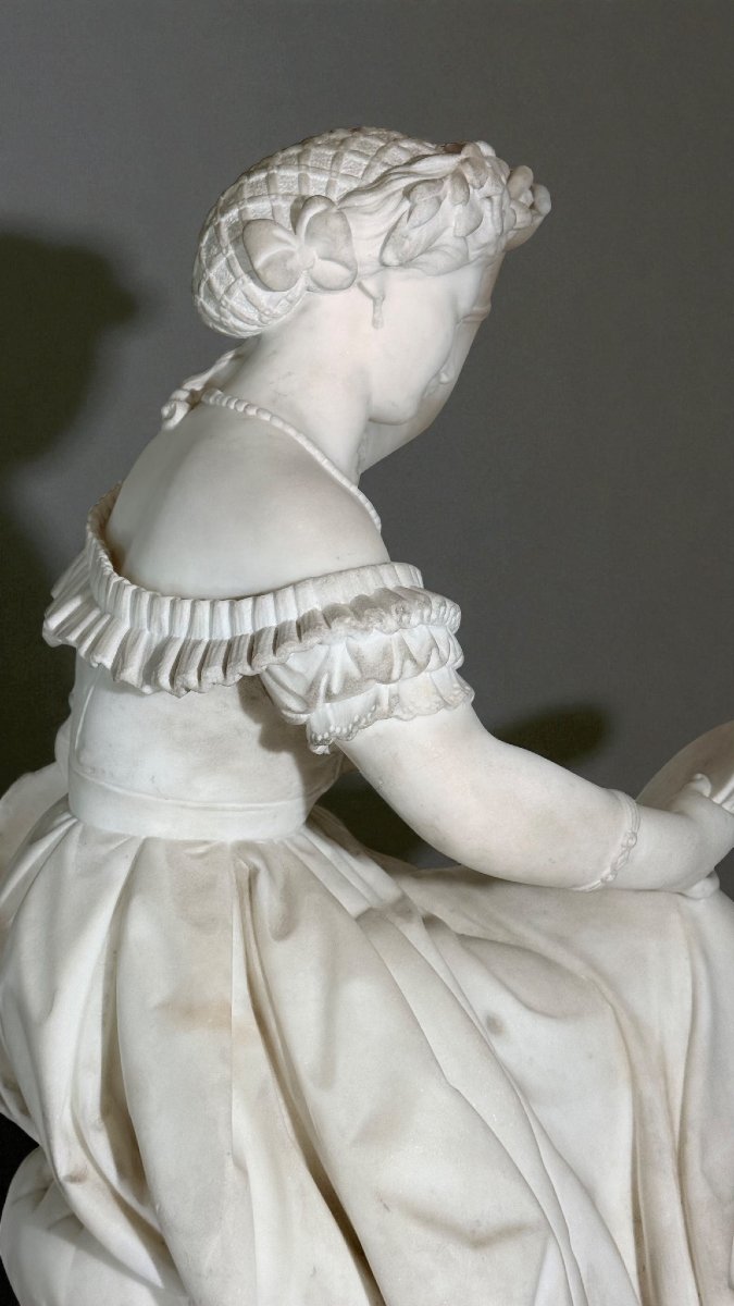  Dama in abito velato, seduta su una sedia con zampe di leone mentre si specchia, Marmo Carrara-photo-3