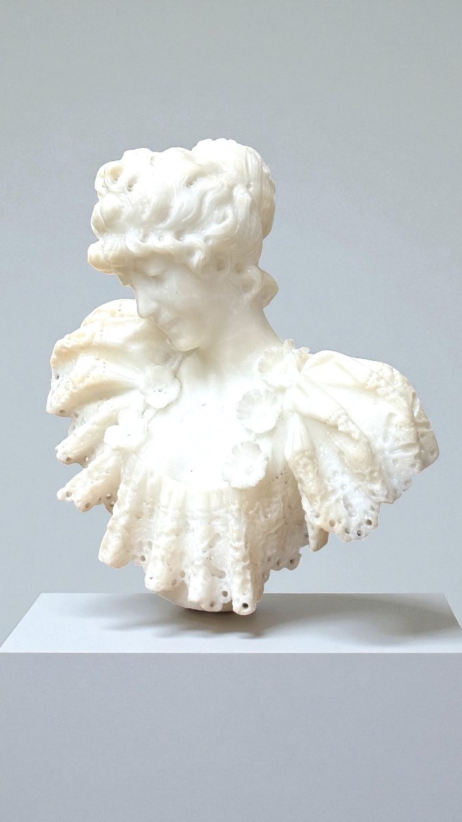Busto raffigurante Dama con Fiori ed Abito di Pizzo , Affortunato GORI, Marmo Carrara -photo-2