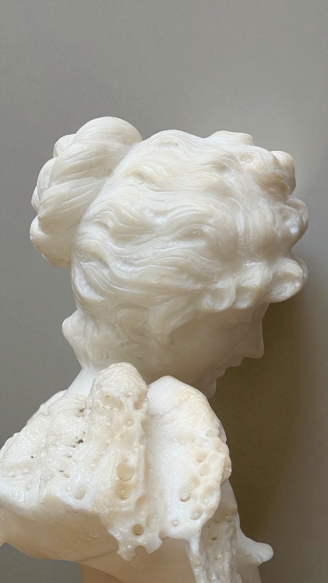 Busto raffigurante Dama con Fiori ed Abito di Pizzo , Affortunato GORI, Marmo Carrara -photo-1