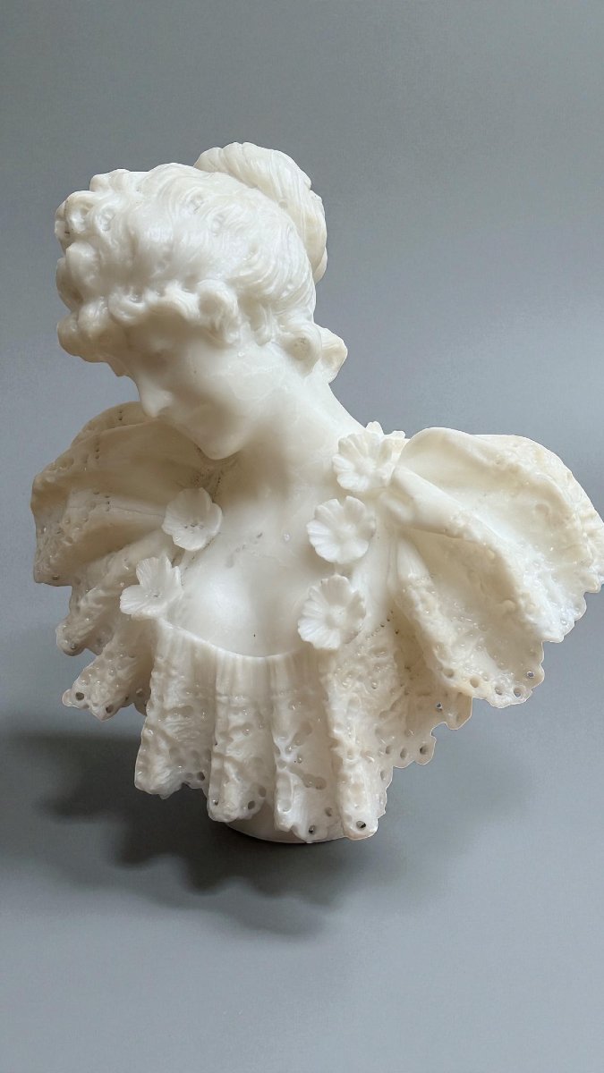 Busto raffigurante Dama con Fiori ed Abito di Pizzo , Affortunato GORI, Marmo Carrara -photo-4