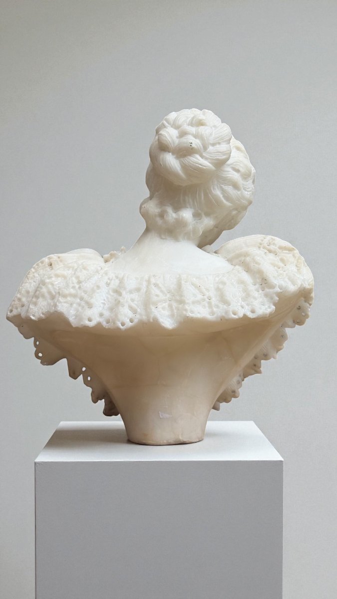 Busto raffigurante Dama con Fiori ed Abito di Pizzo , Affortunato GORI, Marmo Carrara -photo-5