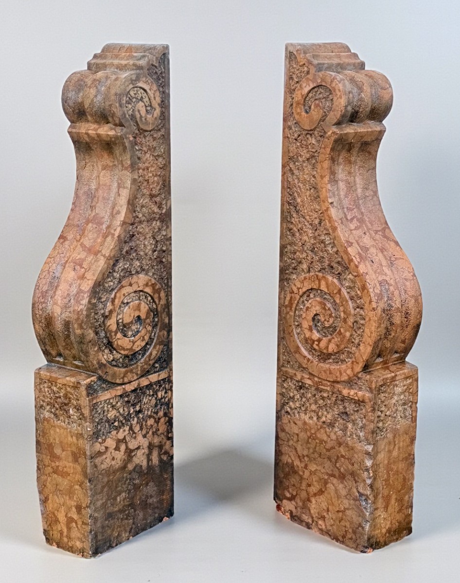 Coppia di Elementi Architettonici Scolpiti a mano, Marmo Rosso VERONA, 18° secolo 