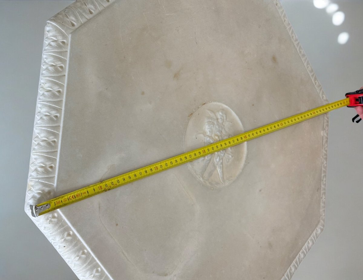 Tavolo con piedistallo ottagonale decorato con cigni in Marmo Carrara -photo-2