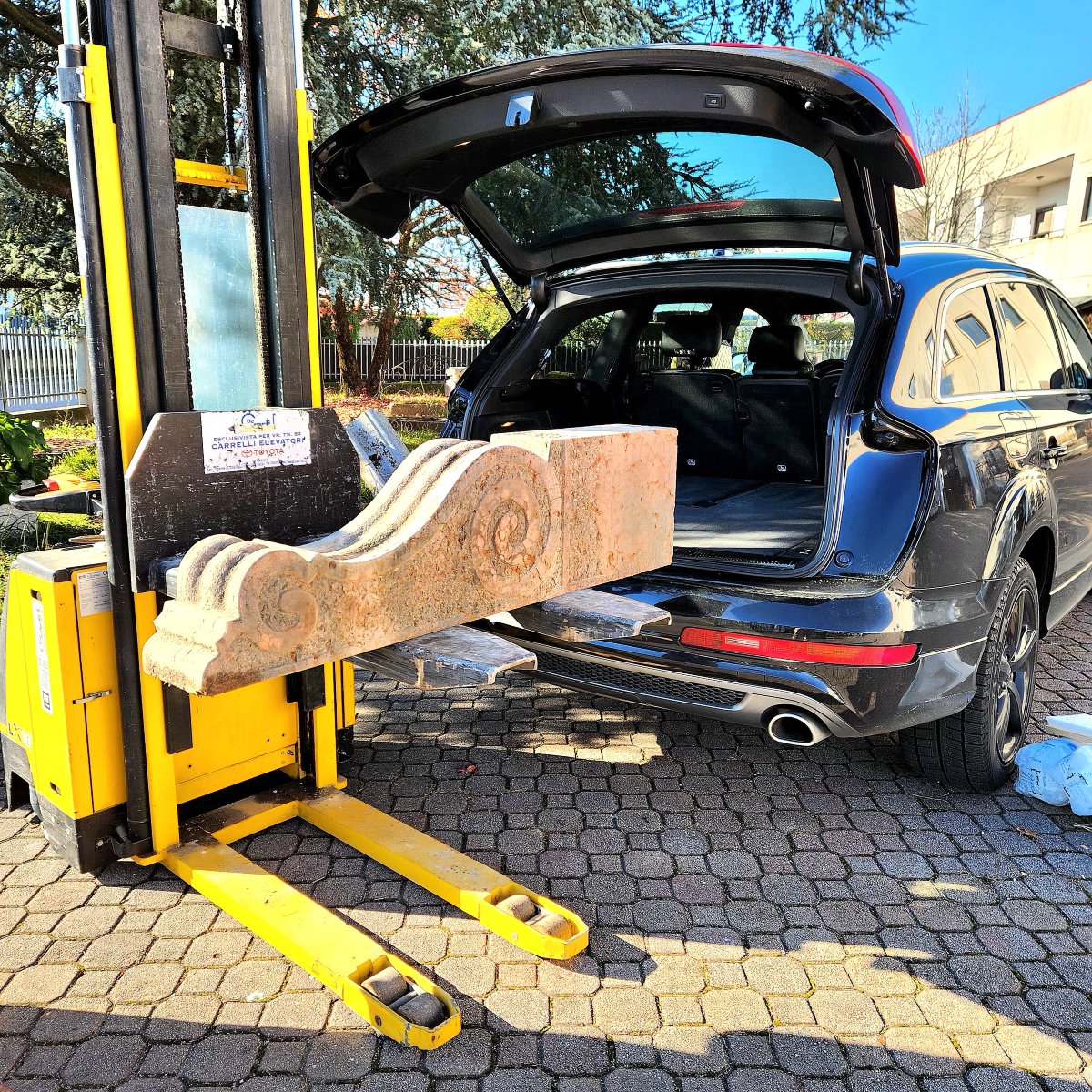 Coppia di Elementi Architettonici in Marmo Rosso Verona -photo-2