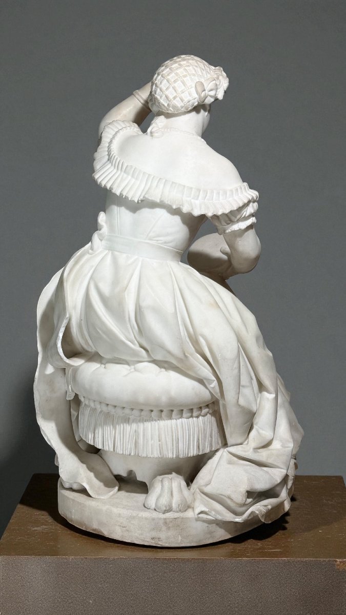 Statua raffigurante un'elegante dama in un sontuoso abito,  Marmo Bianco Statuario di Carrara -photo-4