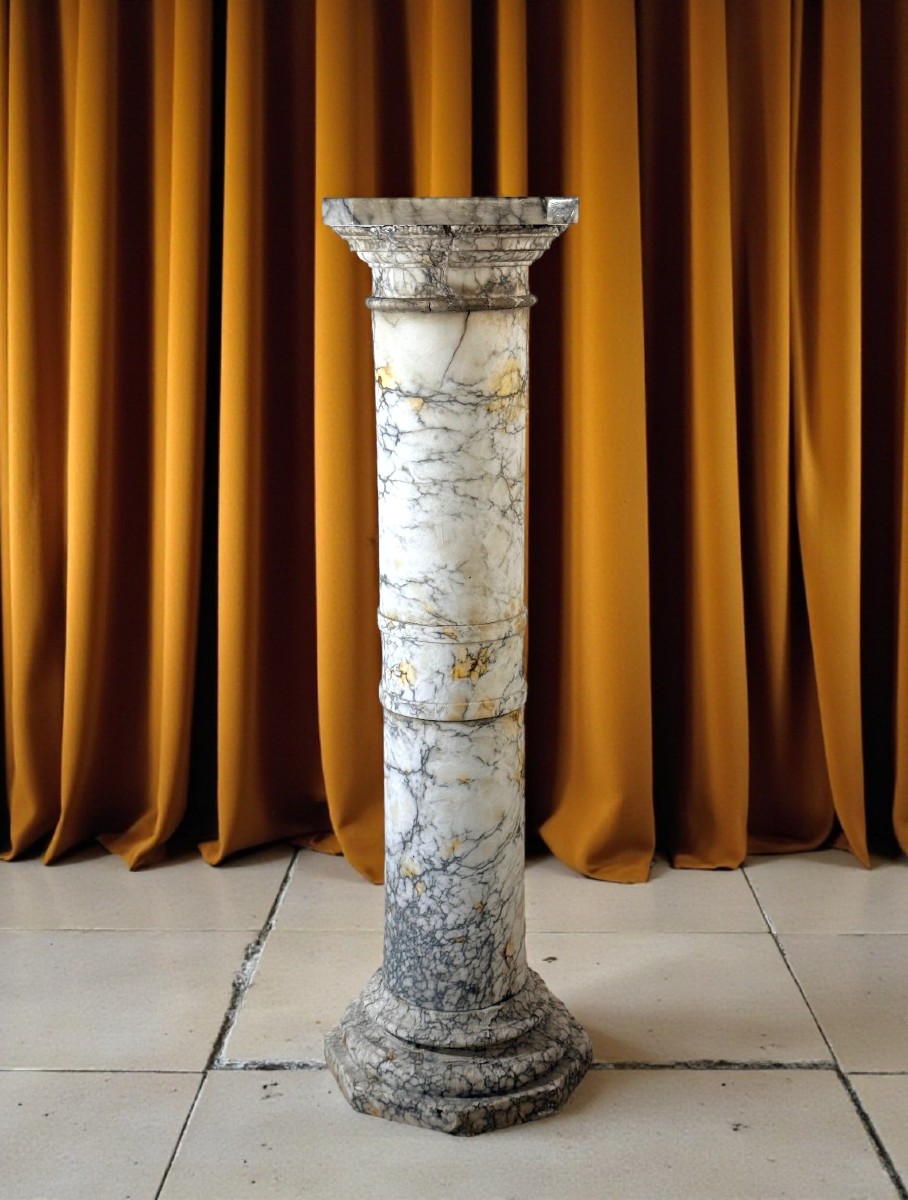 Capitello in Marmo Arabescato 