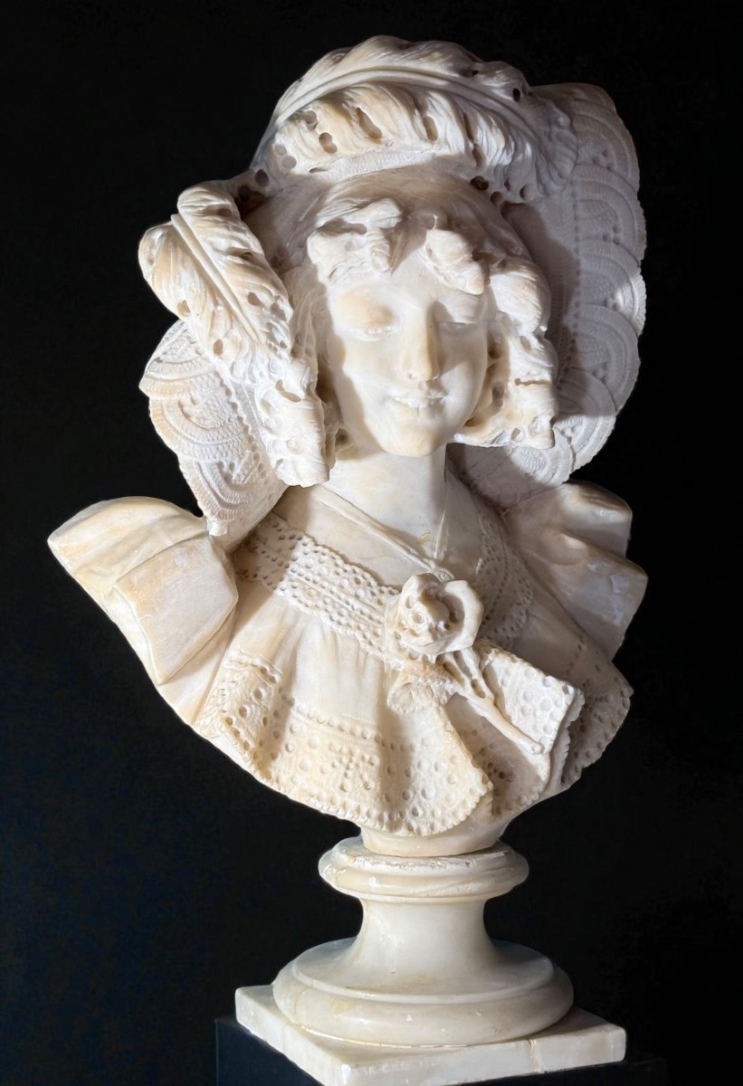 Busto raffigurante una Dama sorridente Marmo 