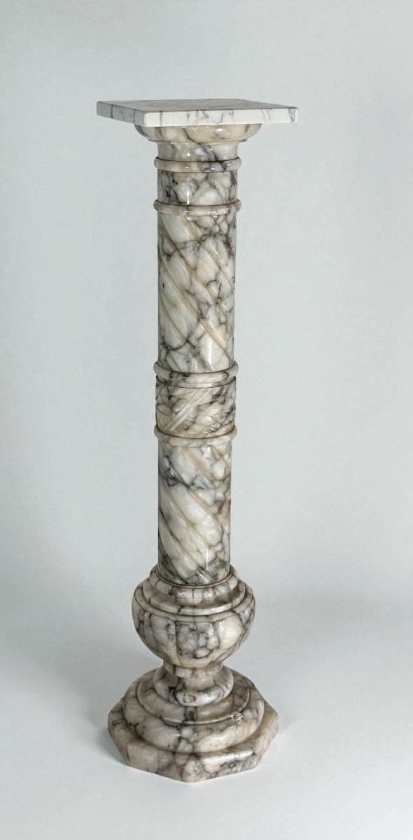 Colonna in Marmo Arabescato 