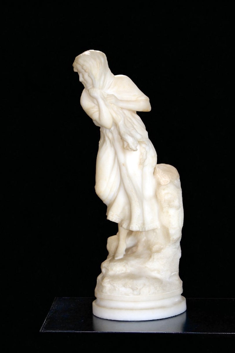 Statua giovane fanciulla sorridente in Marmo Carrara -photo-2