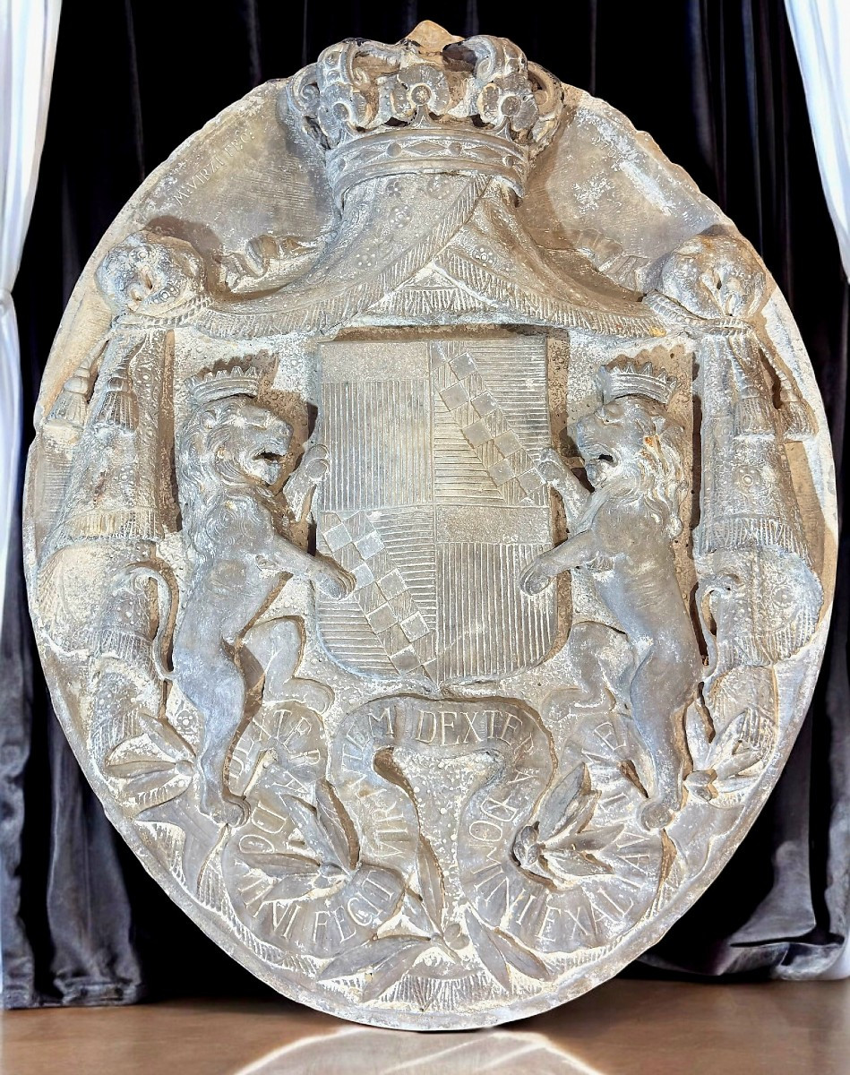 Stemma dei Principi di Vendimiglia in Marmo Carrara 