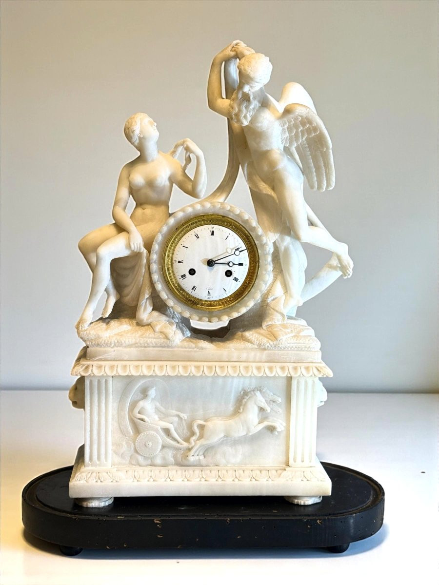 Orologio con sculture neoclassiche mitologiche in Marmo Carrara -photo-4