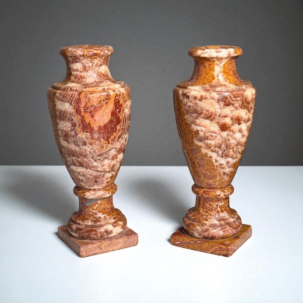 Coppia di Vasi in Marmo Rosso -photo-3