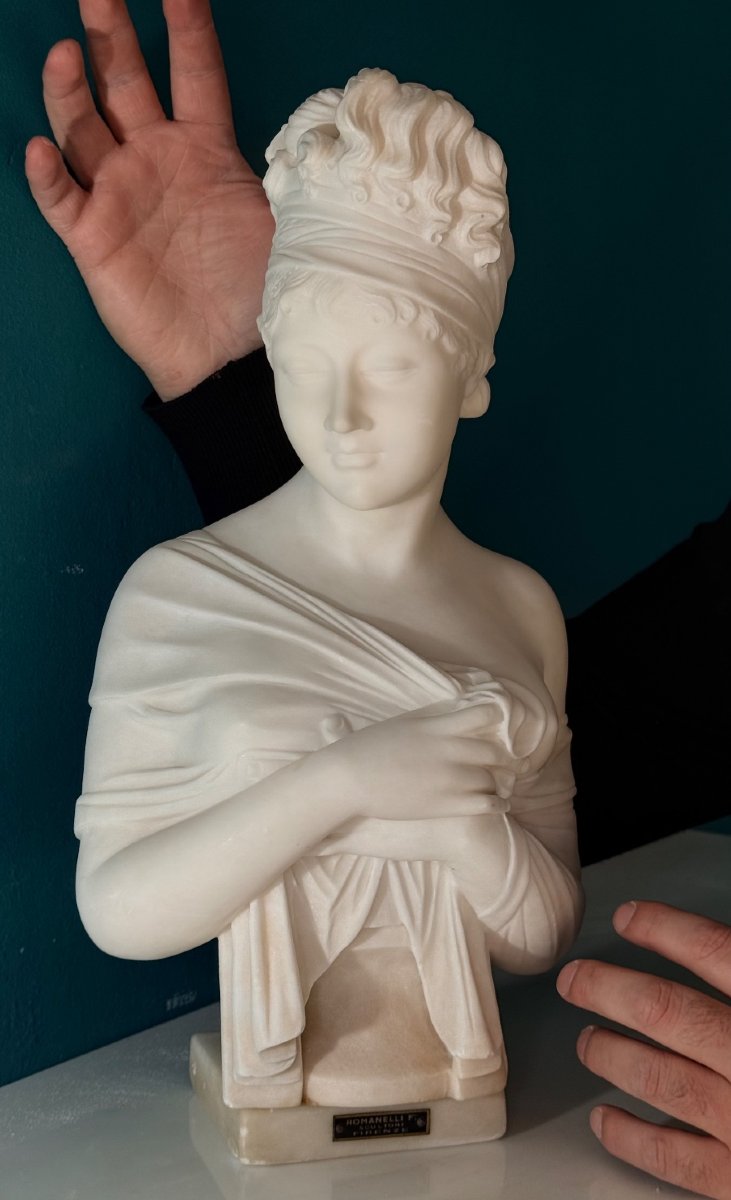 Busto raffigurante Madame Récamier in Marmo Bianco Statuario di Carrara -photo-2