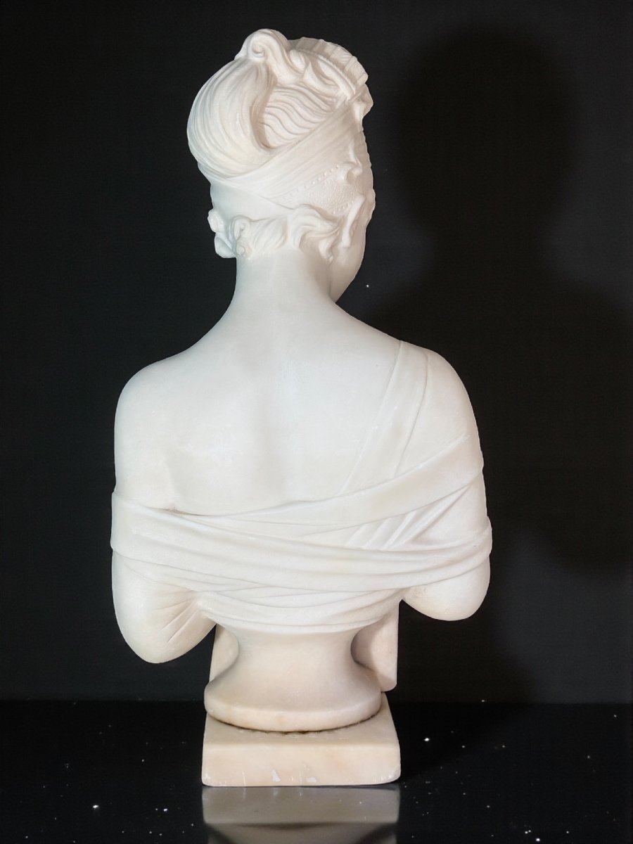 Busto raffigurante Madame Récamier in Marmo Bianco Statuario di Carrara -photo-5