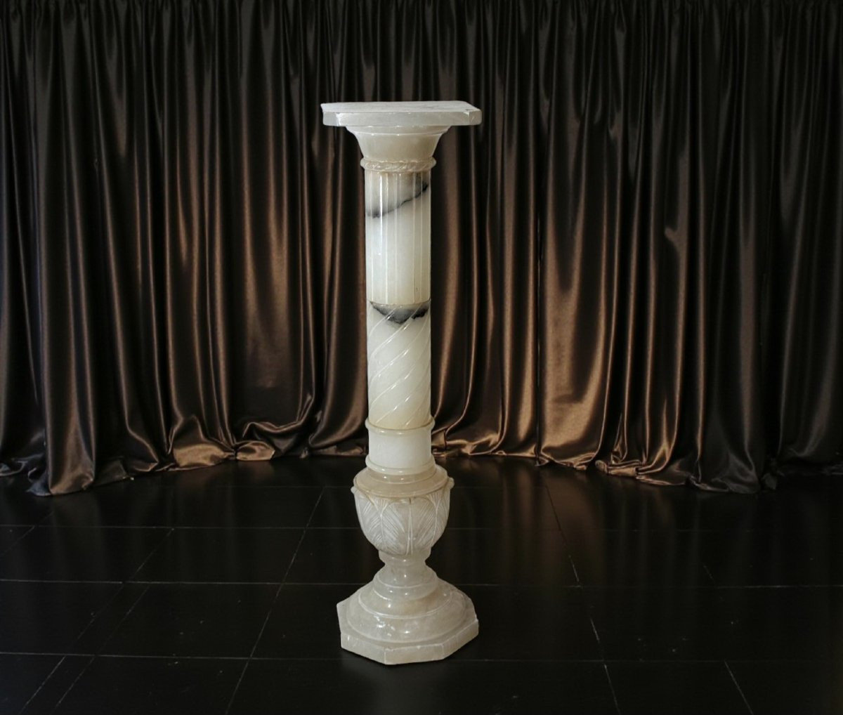 Colonna in Marmo Bianco-photo-3