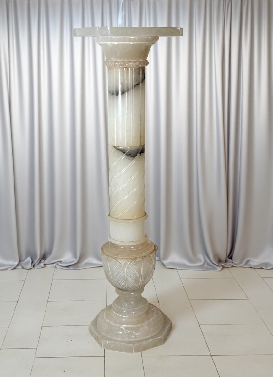 Colonna in Marmo Bianco