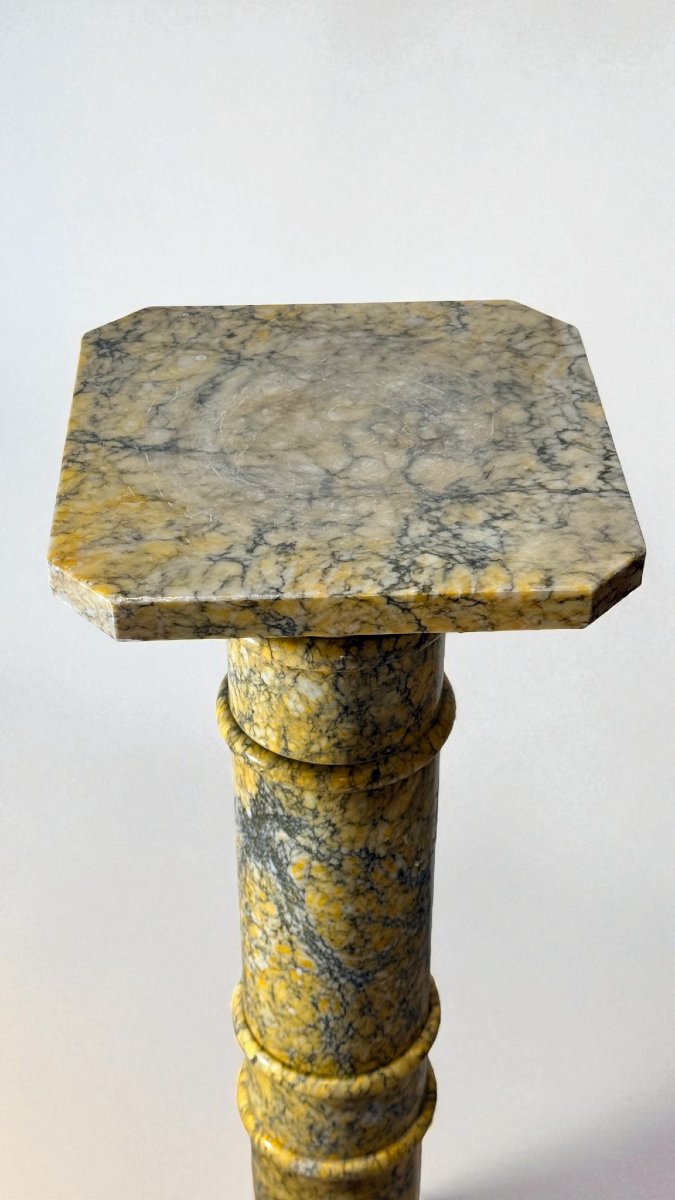 Capitello in Marmo Giallo Arabescato -photo-1