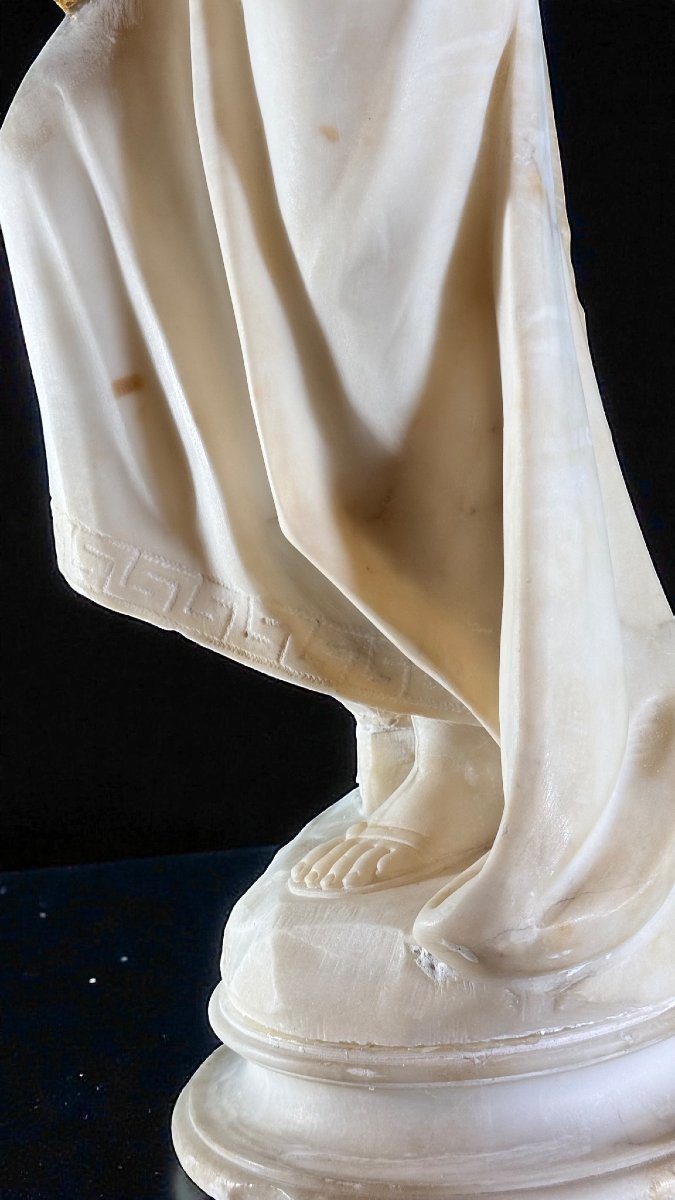 Statua raffigurante Dama che suona la Lira in Marmo -photo-2