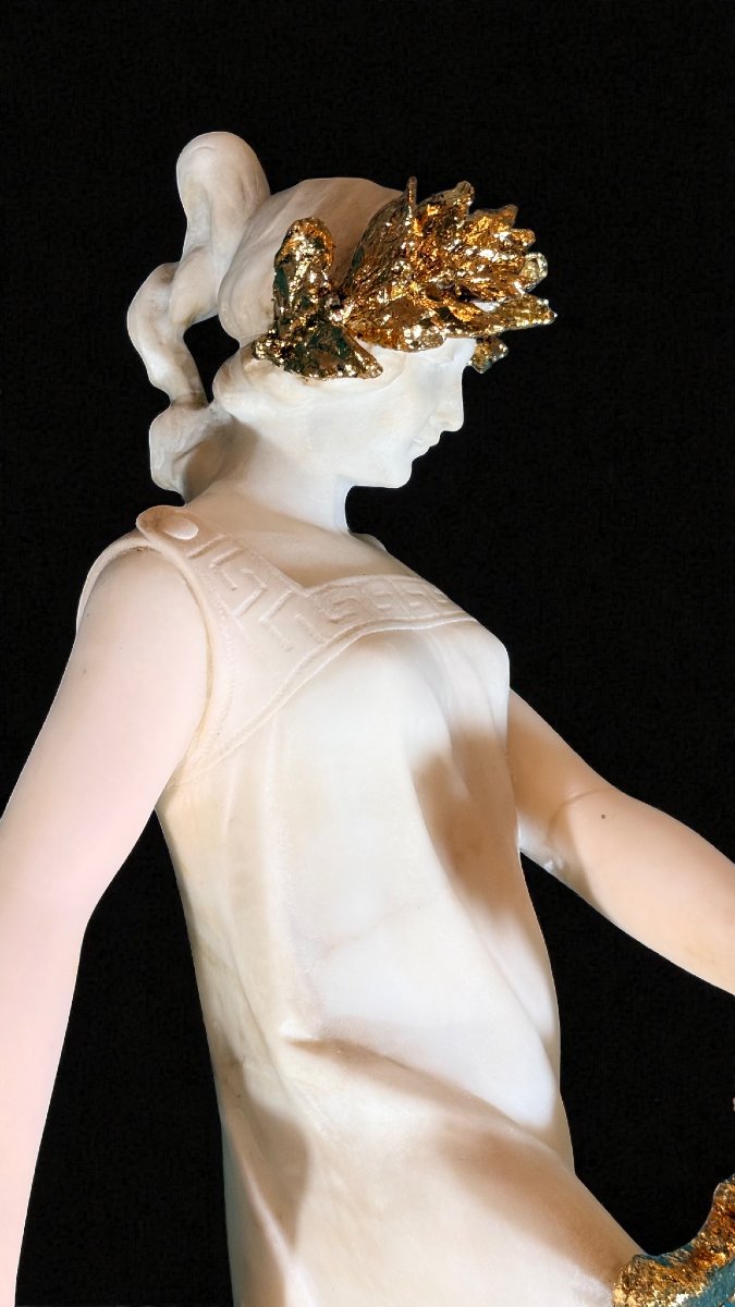 Statua raffigurante Dama che suona la Lira in Marmo -photo-4