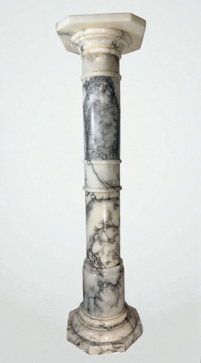 Colonna in Marmo Arabescato 
