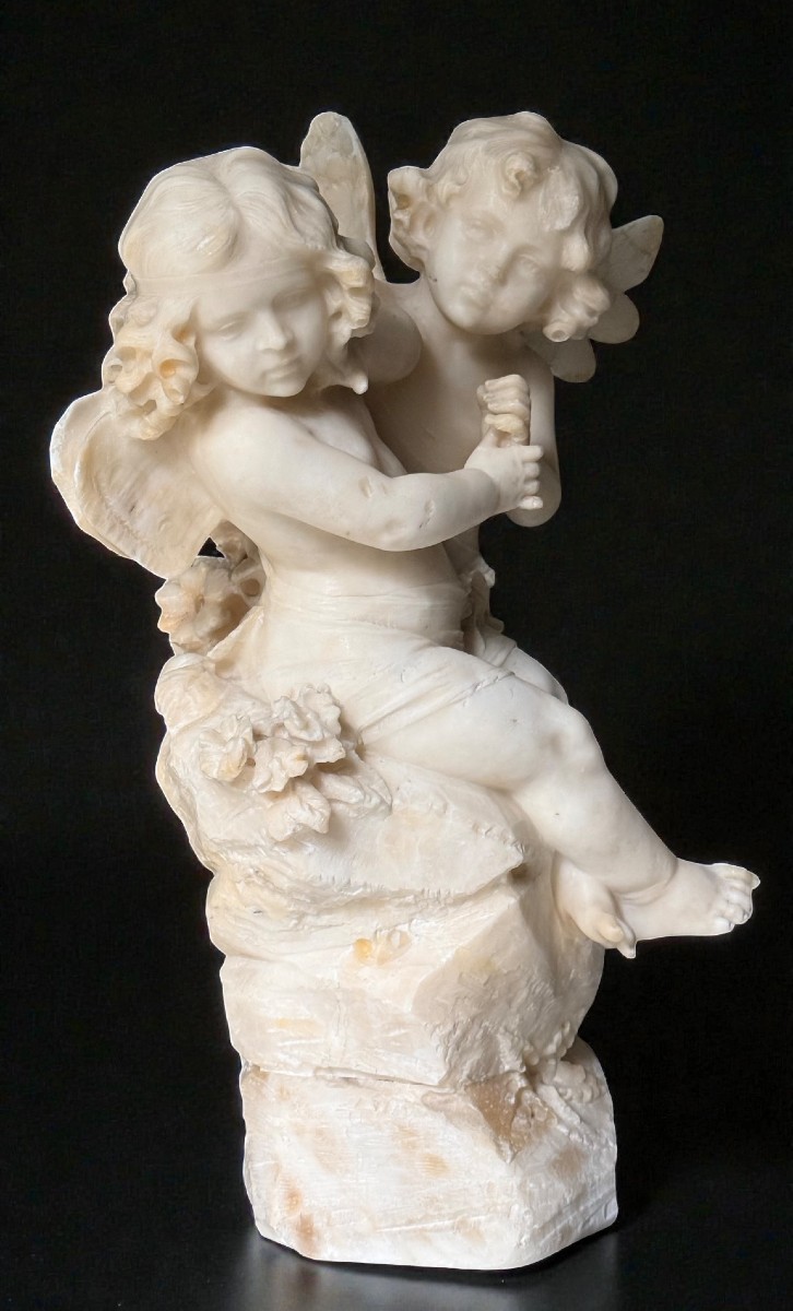 Statua raffigurante una coppia di Cherubini 