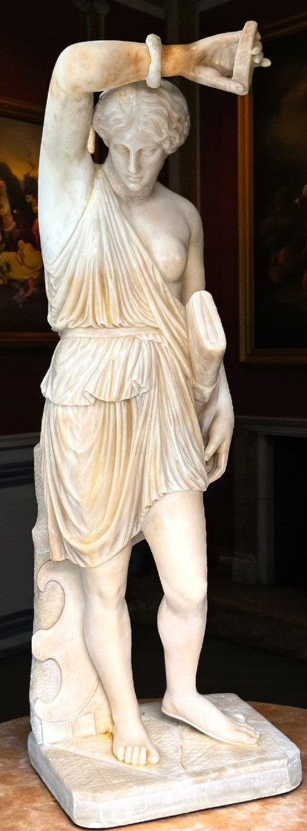 Statua raffigurante una Venere Afrodite neoclassica 