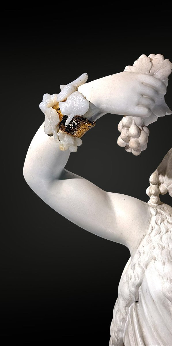 Statua raffigurante Erigone con grappolo d'uva, Marmo Bianco Statuario di Carrara, Foucou 1739-photo-1