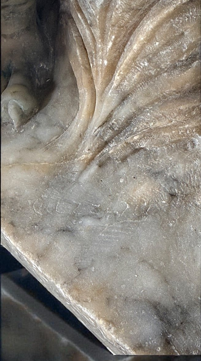 Tigre Ruggente scolpita interamente a mano nel Marmo Arabescato, Currini-photo-1