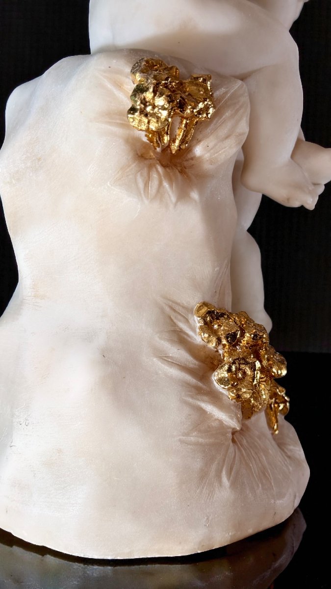 Coppia di Putti Allegorici che giocano in Marmo ed Oro-photo-4