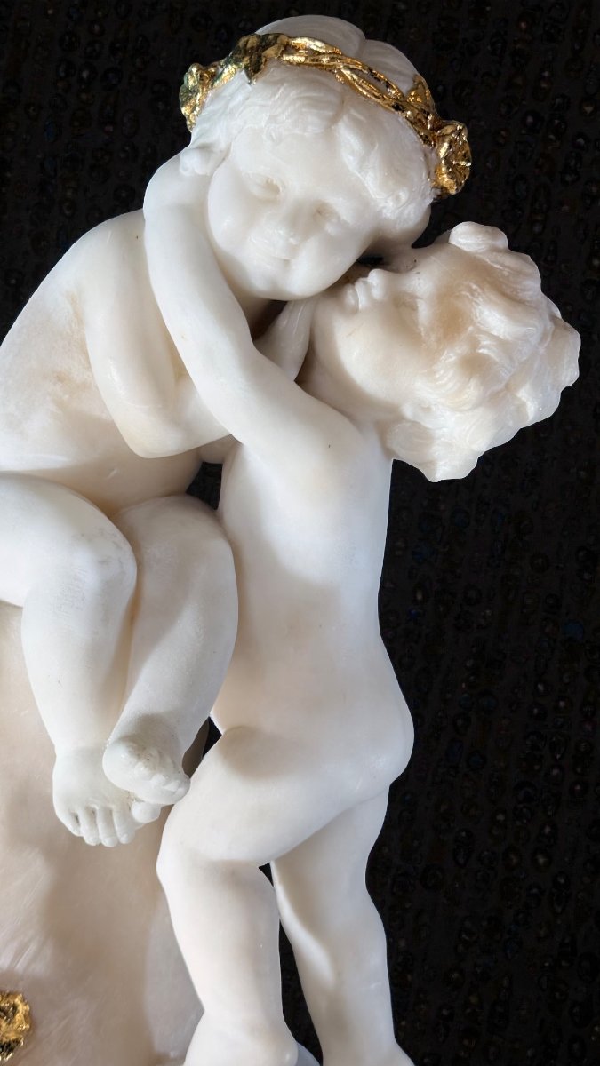 Coppia di Putti Allegorici che giocano in Marmo ed Oro-photo-5