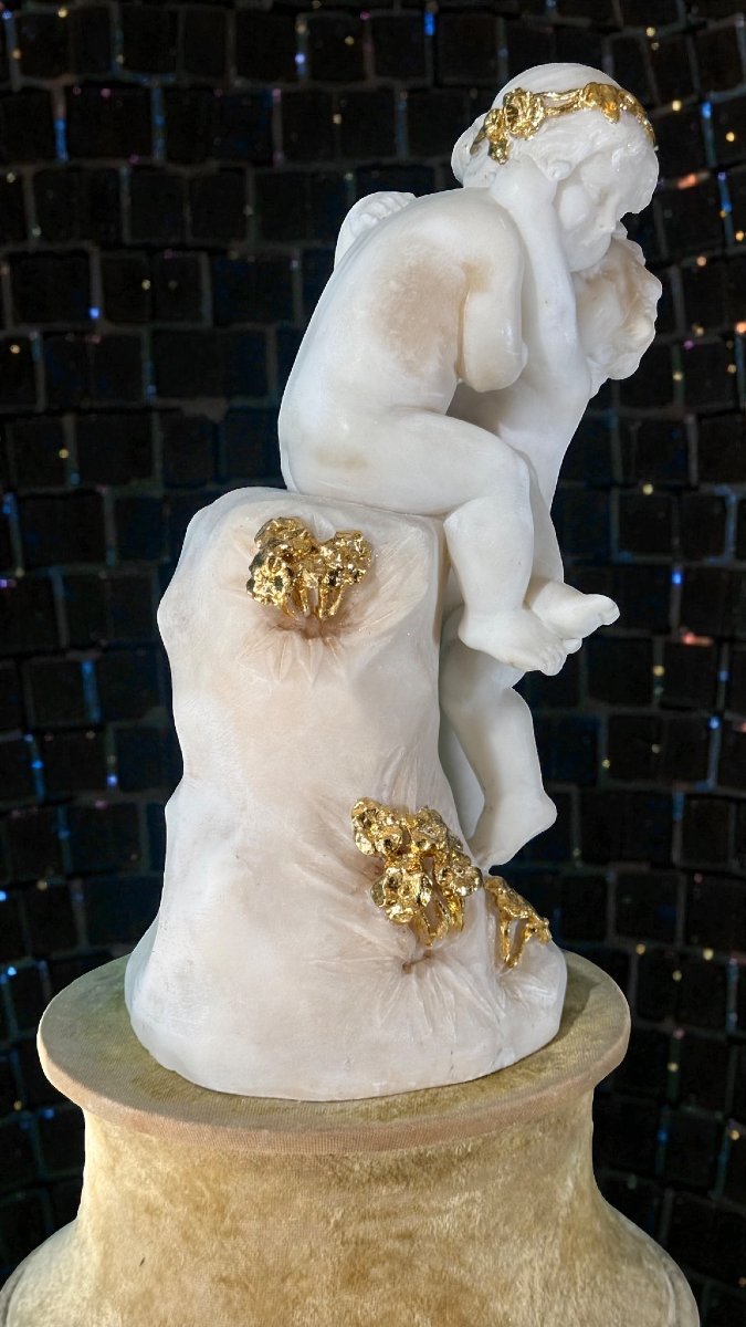 Coppia di Putti Allegorici che giocano in Marmo ed Oro-photo-8