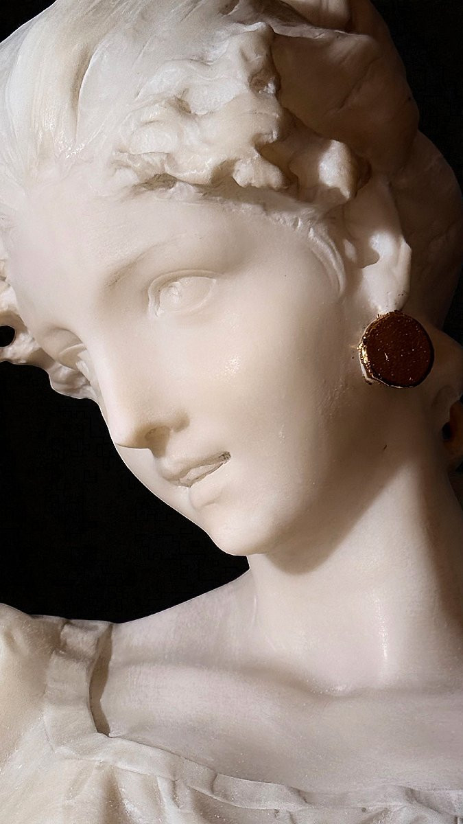 Statua giovane fanciulla con orecchini in Oro in Marmo -photo-3